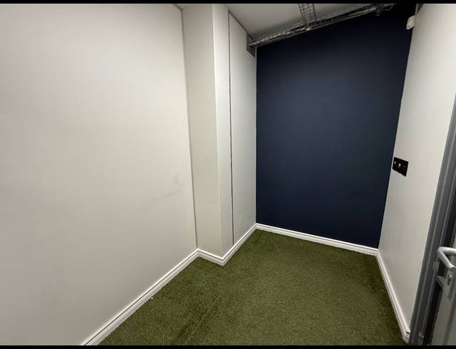 144M² OFFICE TO LET IN GREENSIDE